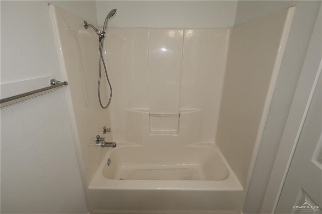 3526 Paseo Del Rey Edinburg, TX 78542 - Photo 10 of 20 Bathroom featuring shower combination