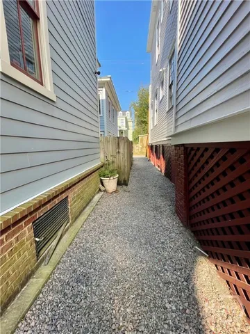 $1,700 | 110 East Duffy Street, Unit CARRIAGE HOUSE, Savannah, GA 31401