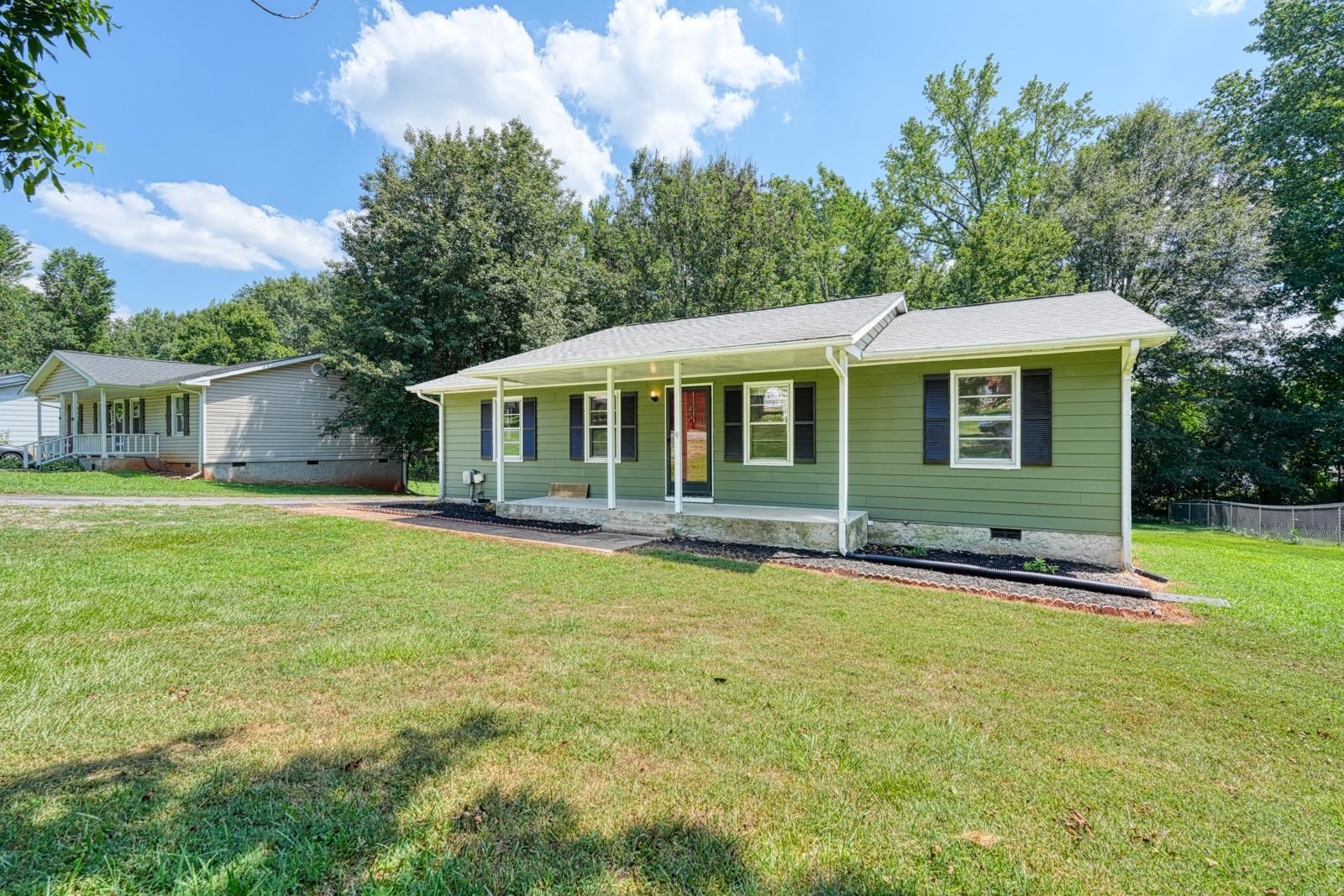 121 Blueberry Lane Inman, SC 29349 - Photo 2 of 28