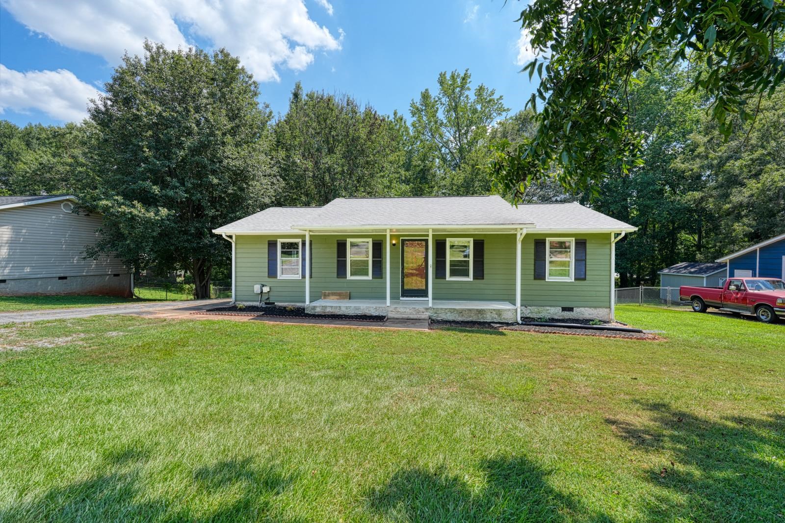 121 Blueberry Lane Inman, SC 29349 - Photo 3 of 28