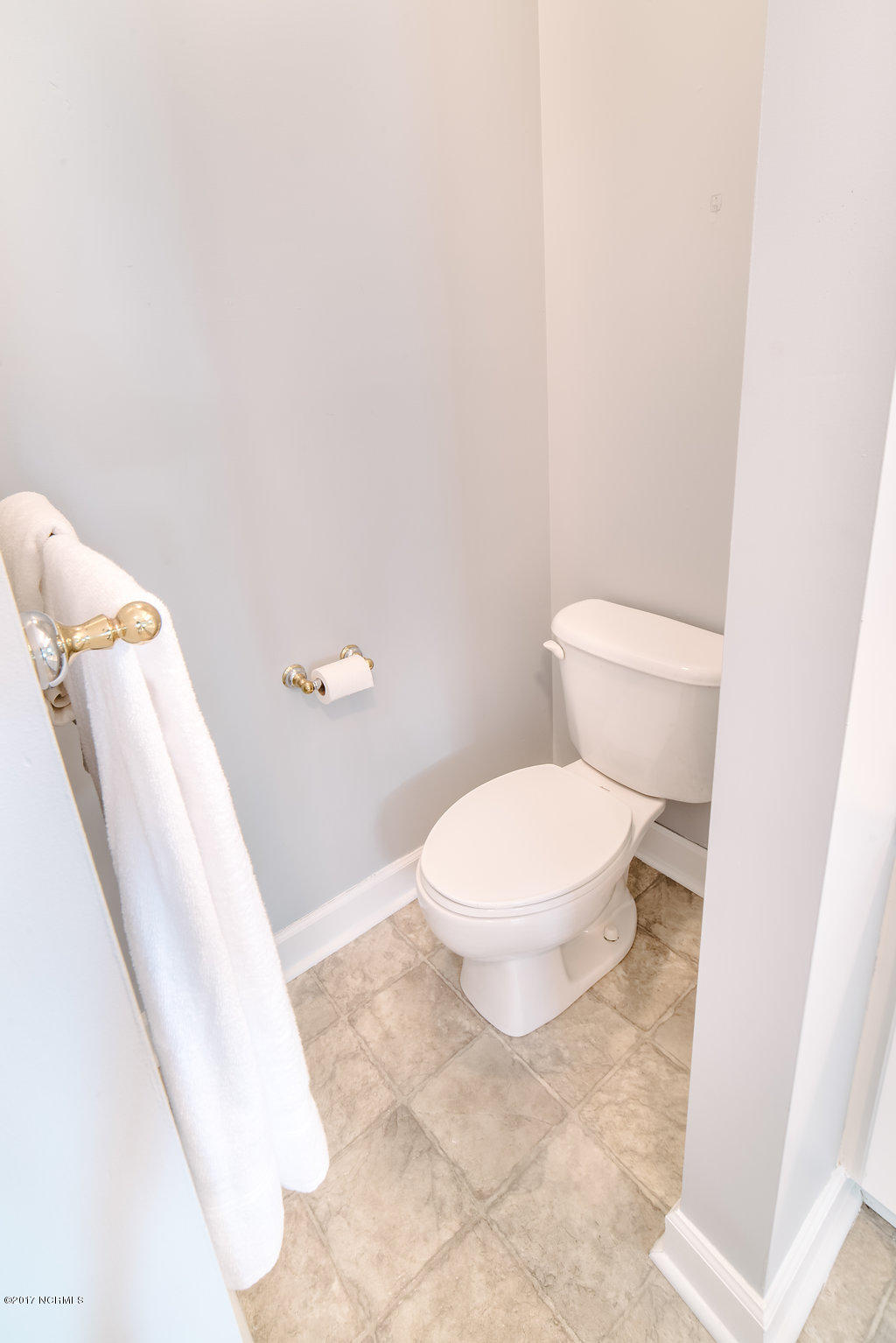 464 Huntingridge Road Greenville, NC 27834 - Photo 13 of 30 Master Bathroom