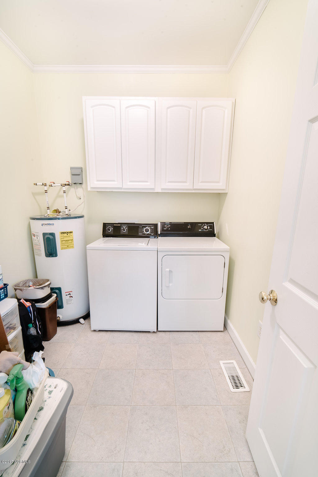 464 Huntingridge Road Greenville, NC 27834 - Photo 26 of 30 Laundry Room