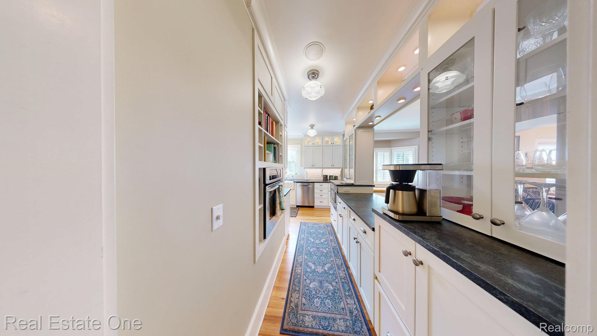 410 West 4th Street Rochester, MI 48307 - Photo 18 of 33 410 4th-17.jpg