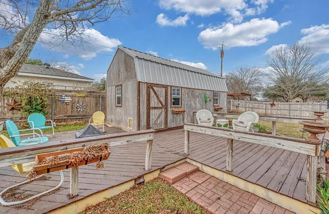 $335,000 | 1065 Dendron Drive, Hewitt, TX 76643