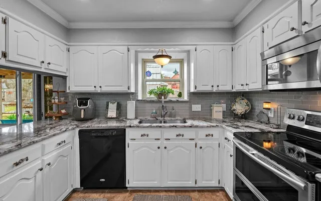 $335,000 | 1065 Dendron Drive, Hewitt, TX 76643