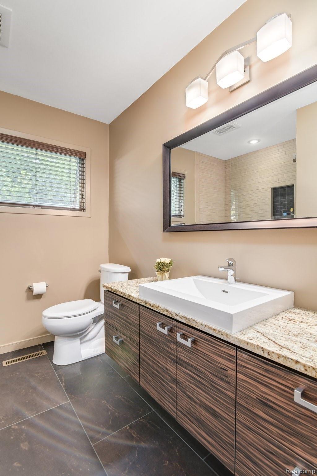 978 North Reading Road Bloomfield Hills, MI 48304 - Photo 14 of 41 14-web-or-mls-978 North Reading Road - Bloomfield Hills008.jpg
