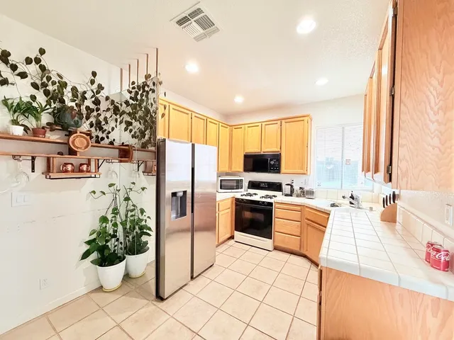 $549,999 | 2054 Ajay Drive, Roseville, CA 95678