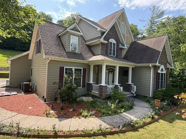 $1,400,000 | 3186 Silas Creek Road, Lansing, NC 28643