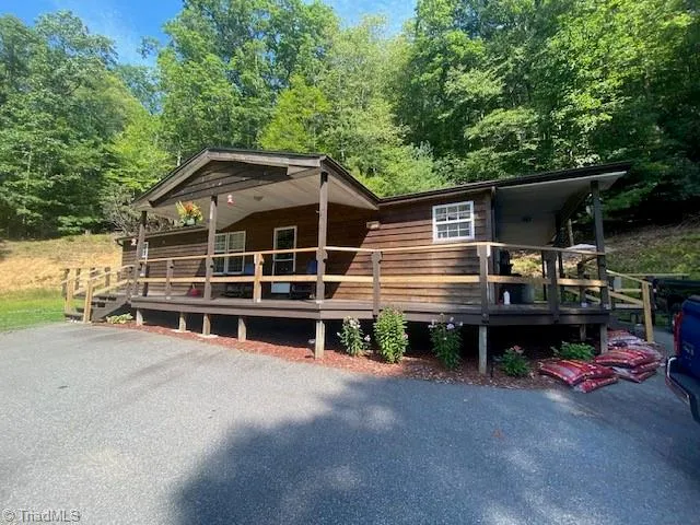 $1,400,000 | 3186 Silas Creek Road, Lansing, NC 28643