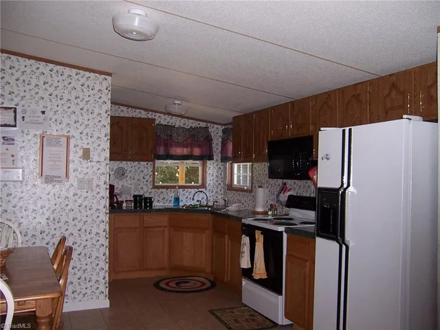 $1,400,000 | 3186 Silas Creek Road, Lansing, NC 28643