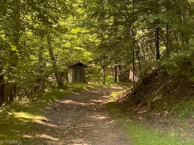 $1,400,000 | 3186 Silas Creek Road, Lansing, NC 28643