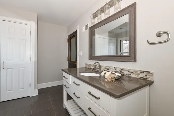 $1,395,000 | S106W20597 North Shore Drive, Muskego, WI 53150