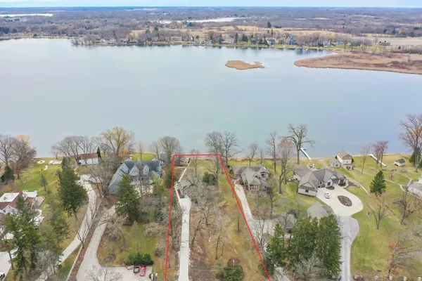 $1,395,000 | S106W20597 North Shore Drive, Muskego, WI 53150