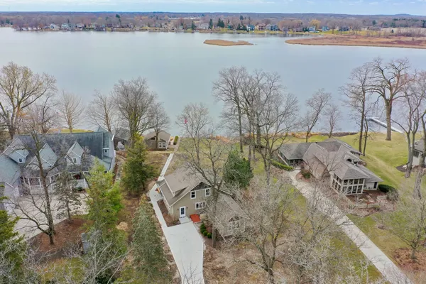 $1,395,000 | S106W20597 North Shore Drive, Muskego, WI 53150