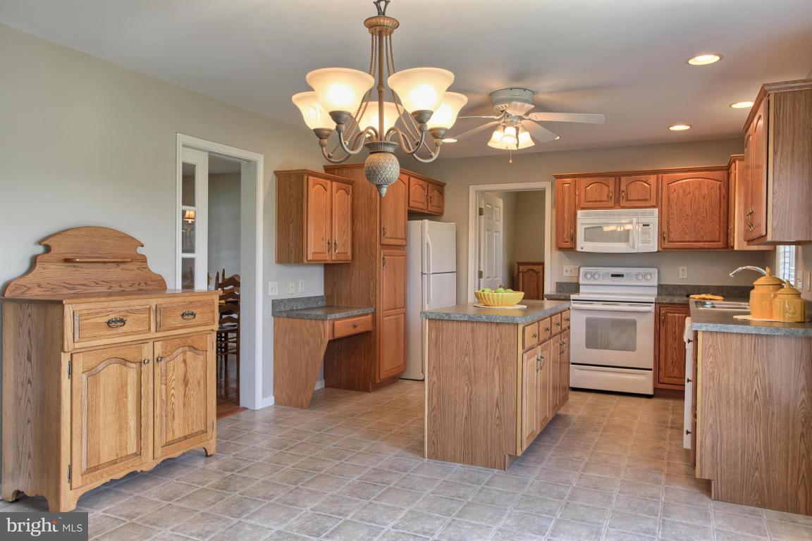 425 Wagonwheel Road Lititz, PA 17543 - Photo 4 of 26