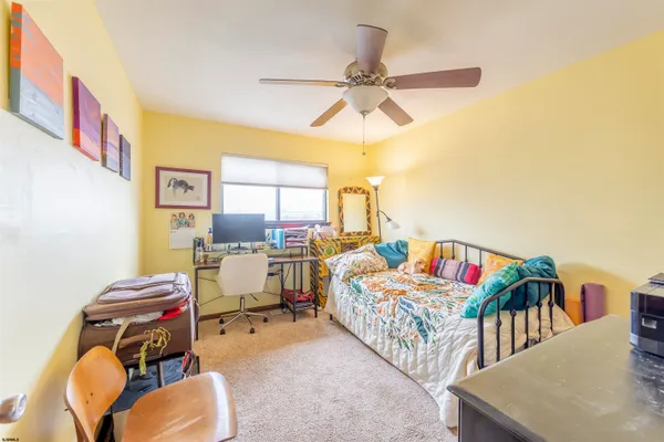 $335,000 | 10 Empire Drive, Egg Harbor Township, NJ 08232