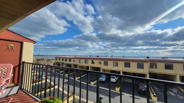 $335,000 | 10 Empire Drive, Egg Harbor Township, NJ 08232
