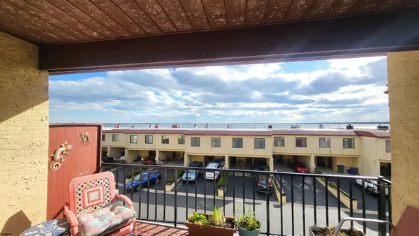$335,000 | 10 Empire Drive, Egg Harbor Township, NJ 08232
