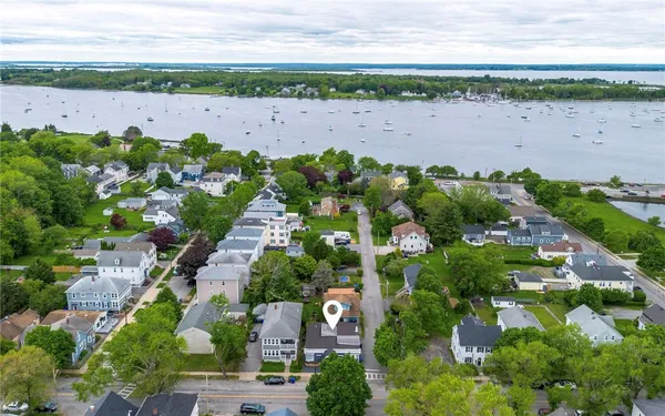 $3,000 | 413 High Street, Bristol, RI 02809