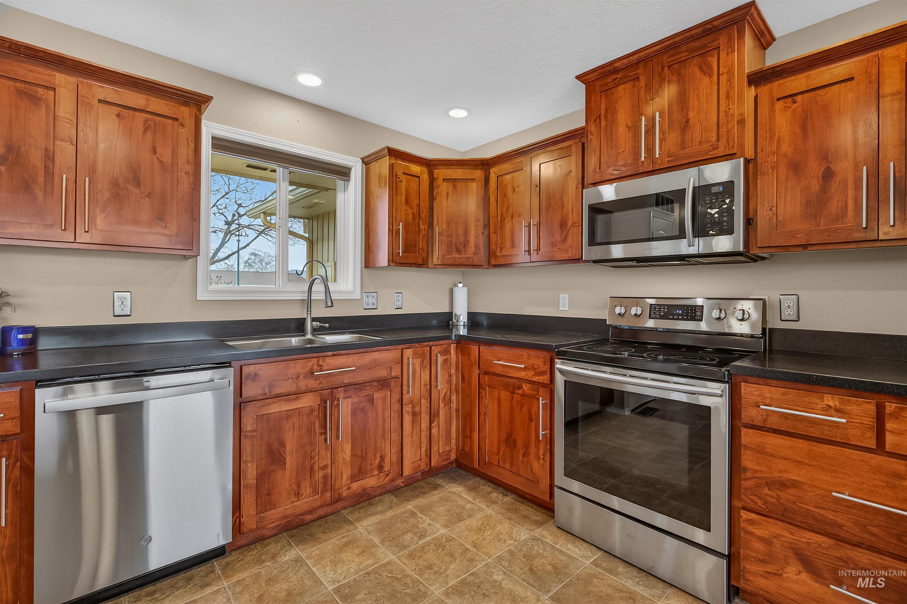 2746 Florence Court Clarkston, WA 99403 - Photo 10 of 48