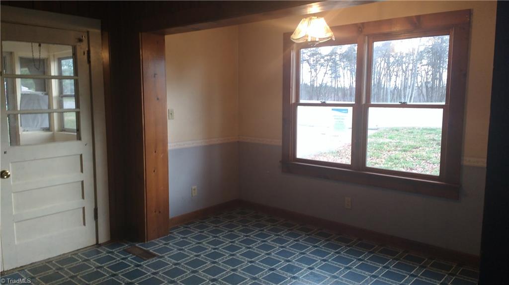 2881 Twin Oaks Road Elkin, NC 28621 - Photo 3 of 11 Gallery Image 3