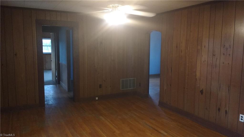 2881 Twin Oaks Road Elkin, NC 28621 - Photo 4 of 11 Gallery Image 4