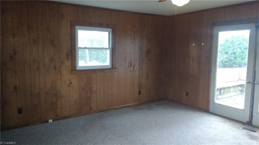 2881 Twin Oaks Road Elkin, NC 28621 - Photo 10 of 11 Gallery Image 10