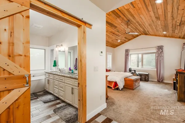 $2,390,000 | 467 Gold Fork Road, Donnelly, ID 83615