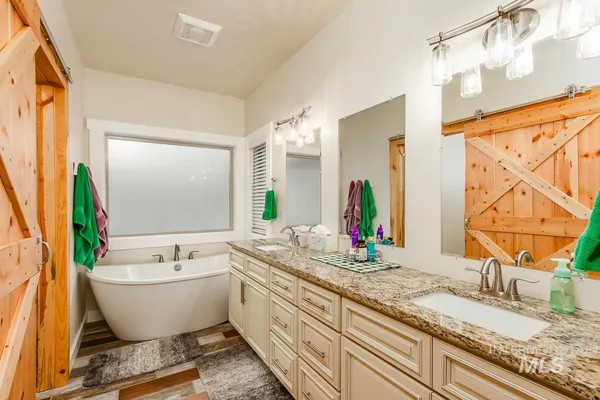 $2,390,000 | 467 Gold Fork Road, Donnelly, ID 83615