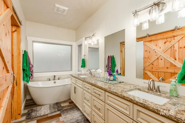 $2,390,000 | 467 Gold Fork Road, Donnelly, ID 83615