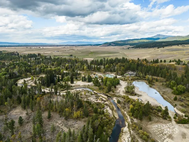 $2,390,000 | 467 Gold Fork Road, Donnelly, ID 83615