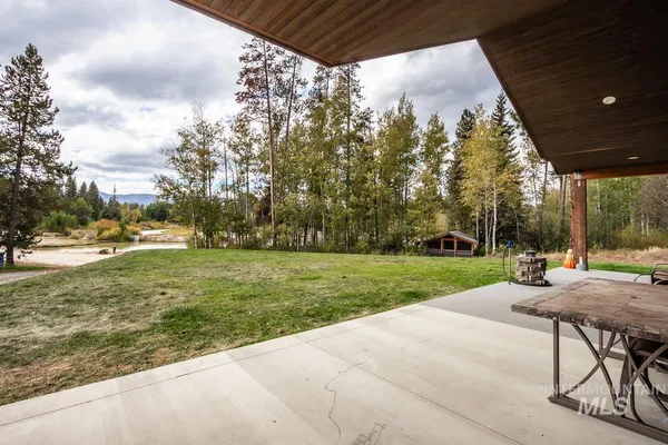 $2,390,000 | 467 Gold Fork Road, Donnelly, ID 83615