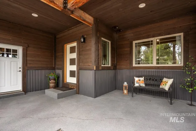 $2,390,000 | 467 Gold Fork Road, Donnelly, ID 83615