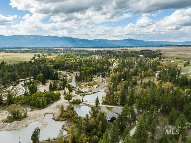 $2,390,000 | 467 Gold Fork Road, Donnelly, ID 83615