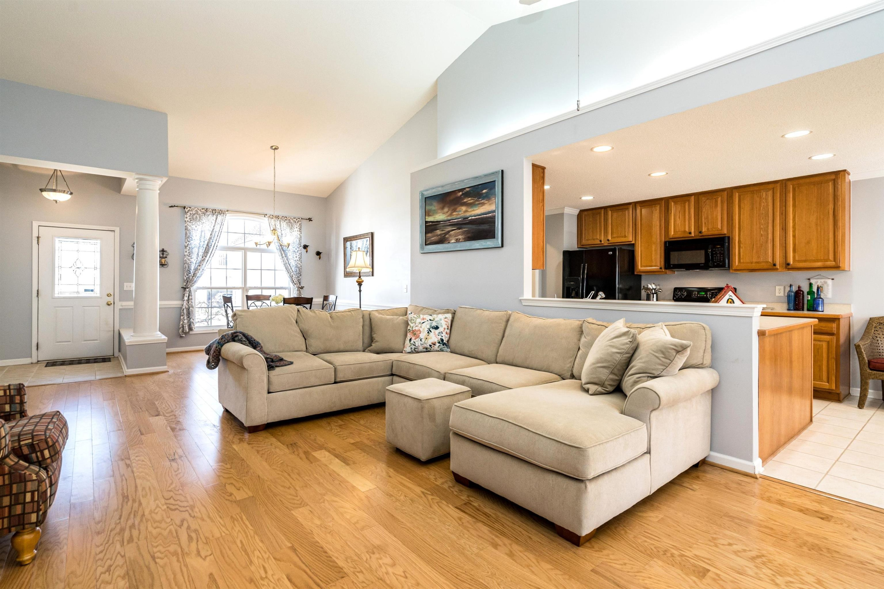 Hardwood and Tile Floors Throughout