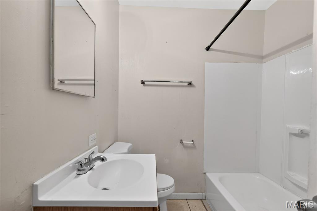 33 South Schlueter Avenue St. Louis, MO 63135 - Photo 16 of 32