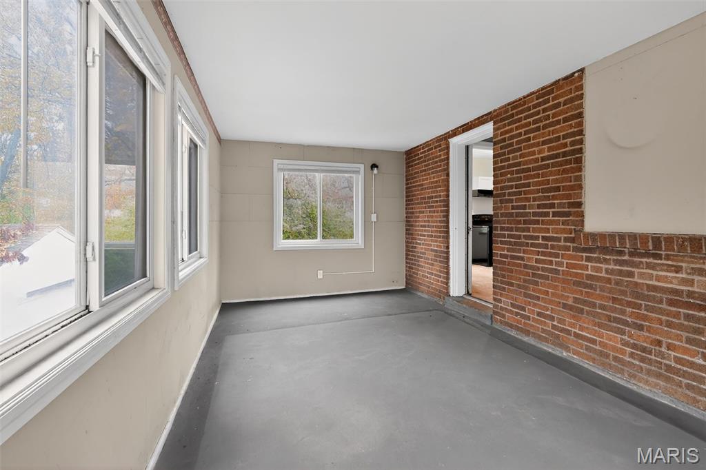 33 South Schlueter Avenue St. Louis, MO 63135 - Photo 17 of 32