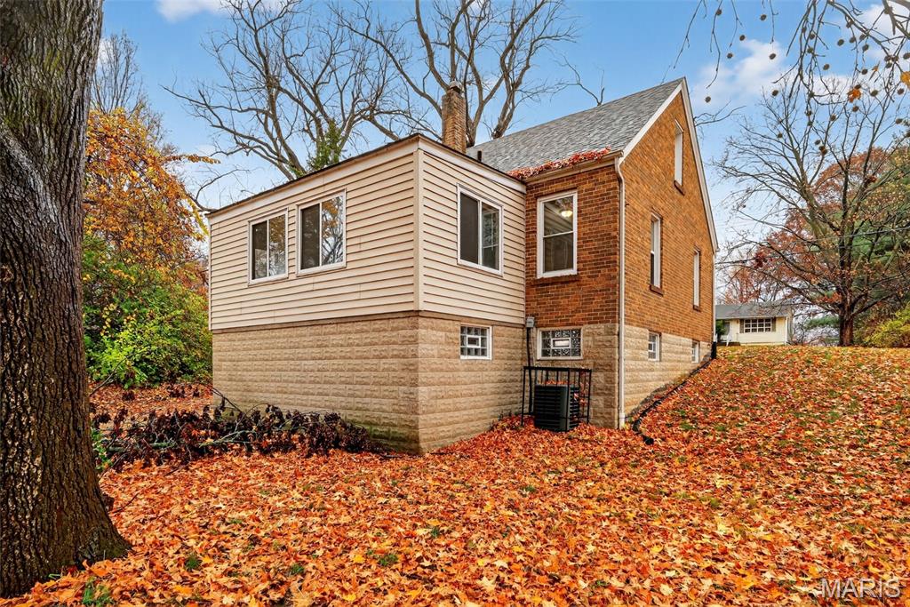 33 South Schlueter Avenue St. Louis, MO 63135 - Photo 25 of 32