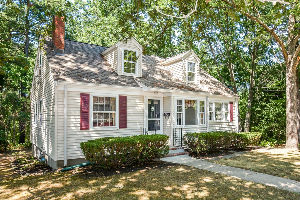 33 Hillside Road Reading, MA 01867 - Photo 1 of 30 Gallery Image 1
