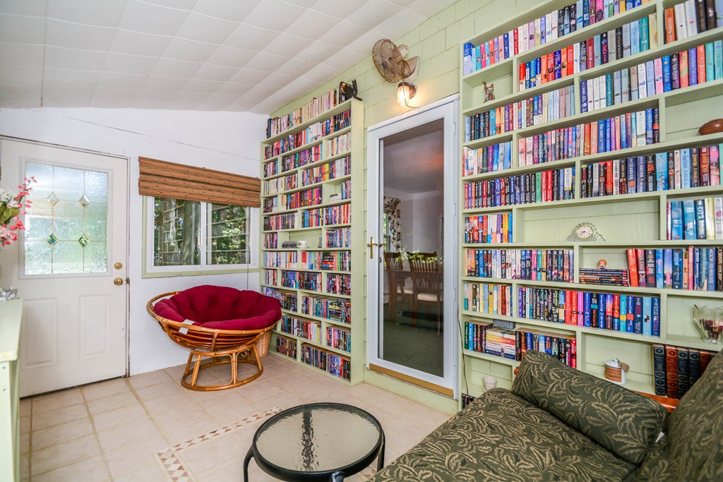 33 Hillside Road Reading, MA 01867 - Photo 15 of 30 Gallery Image 15