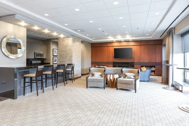 a view of a back yard