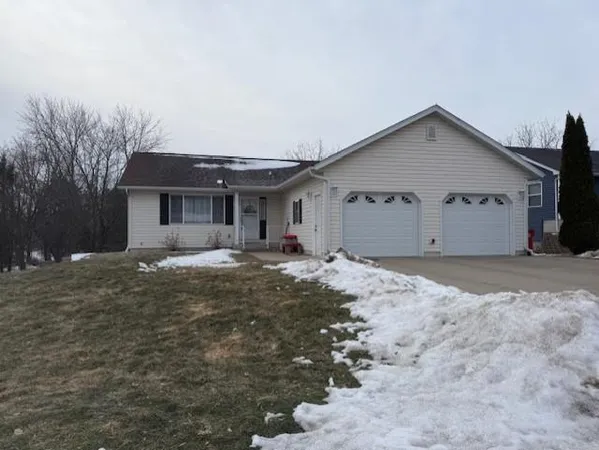 $290,000 | 8700 Rollin Sunset Drive, Winona, MN 55987