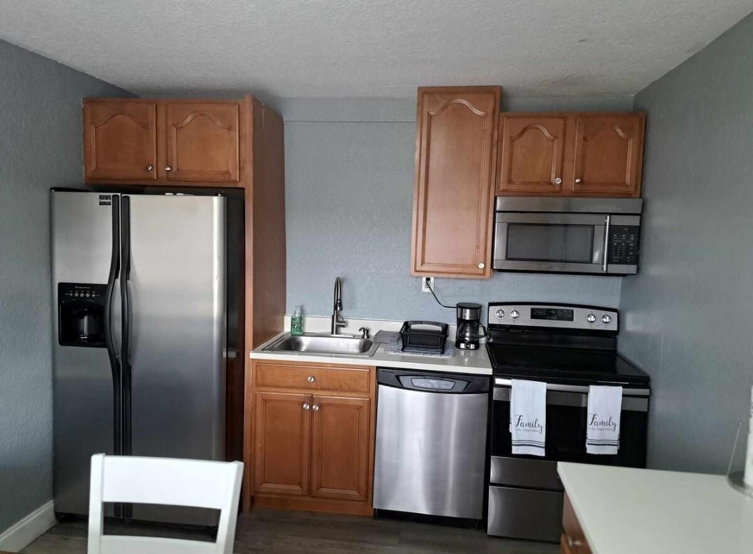 740 Southwest 10th Street Pompano Beach, FL 33060 - Photo 3 of 10 Photo 3