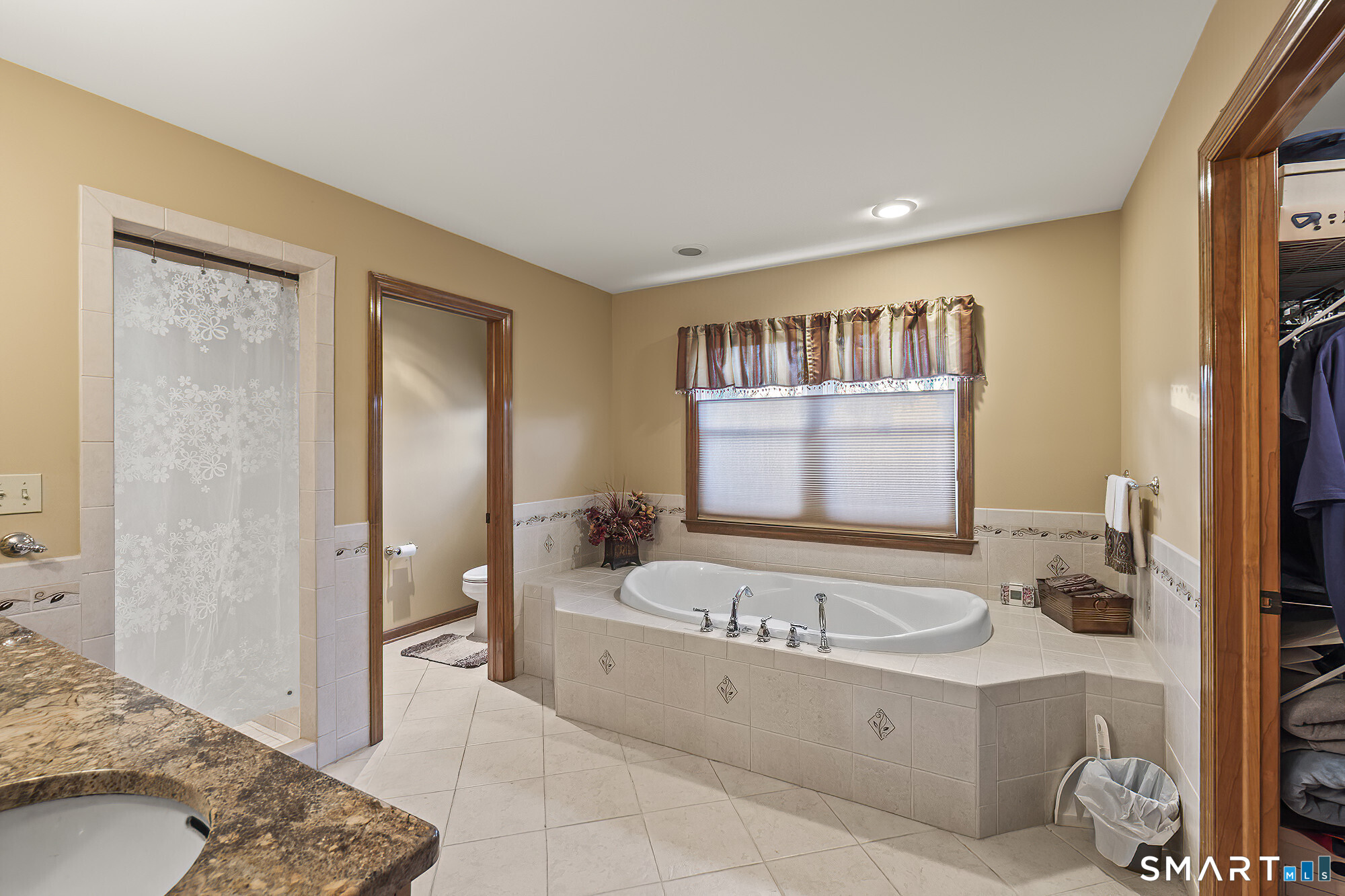 396 Walnut Tree Hill Road Shelton, CT 06484 - Photo 19 of 36