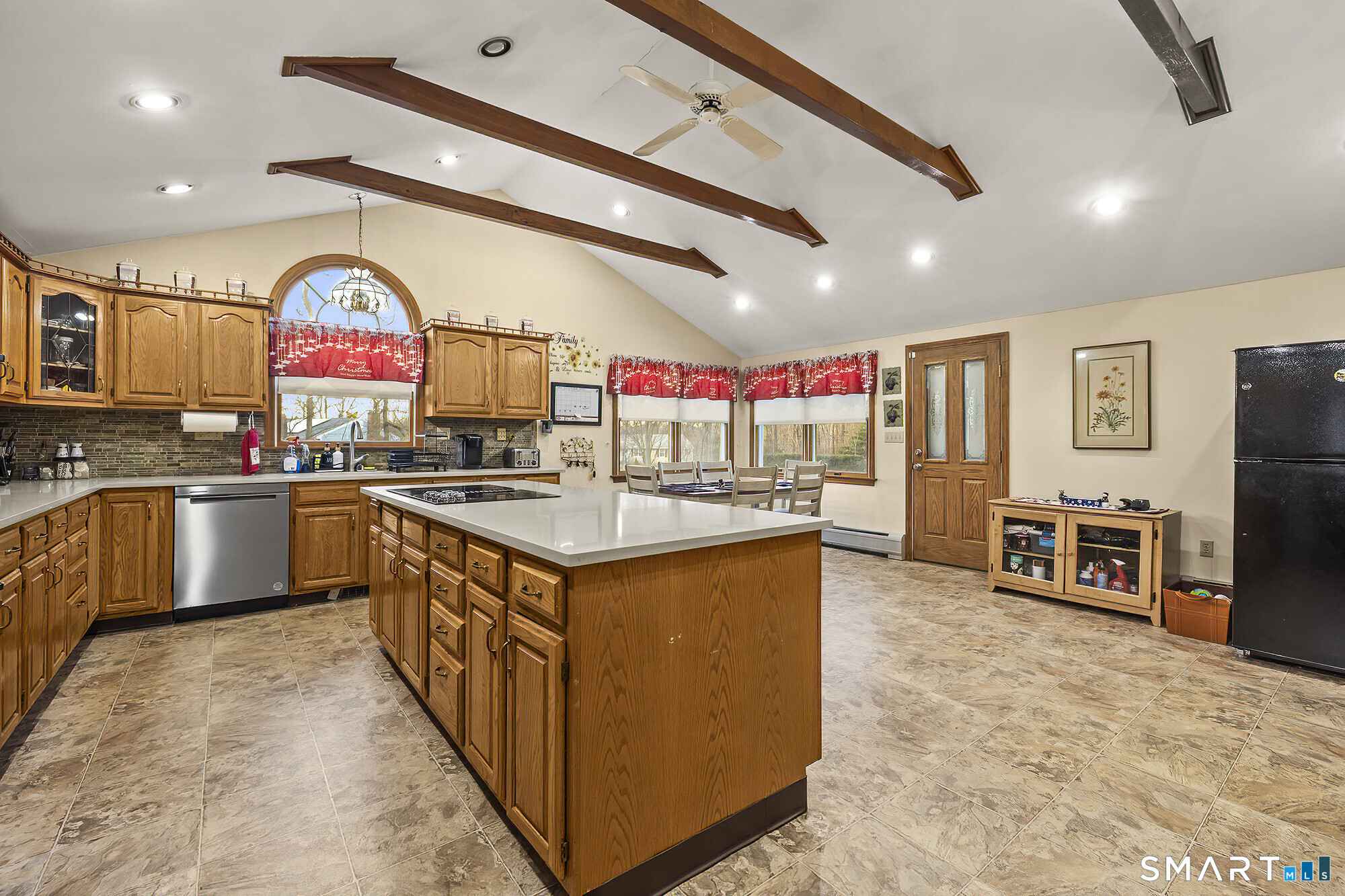 396 Walnut Tree Hill Road Shelton, CT 06484 - Photo 5 of 36