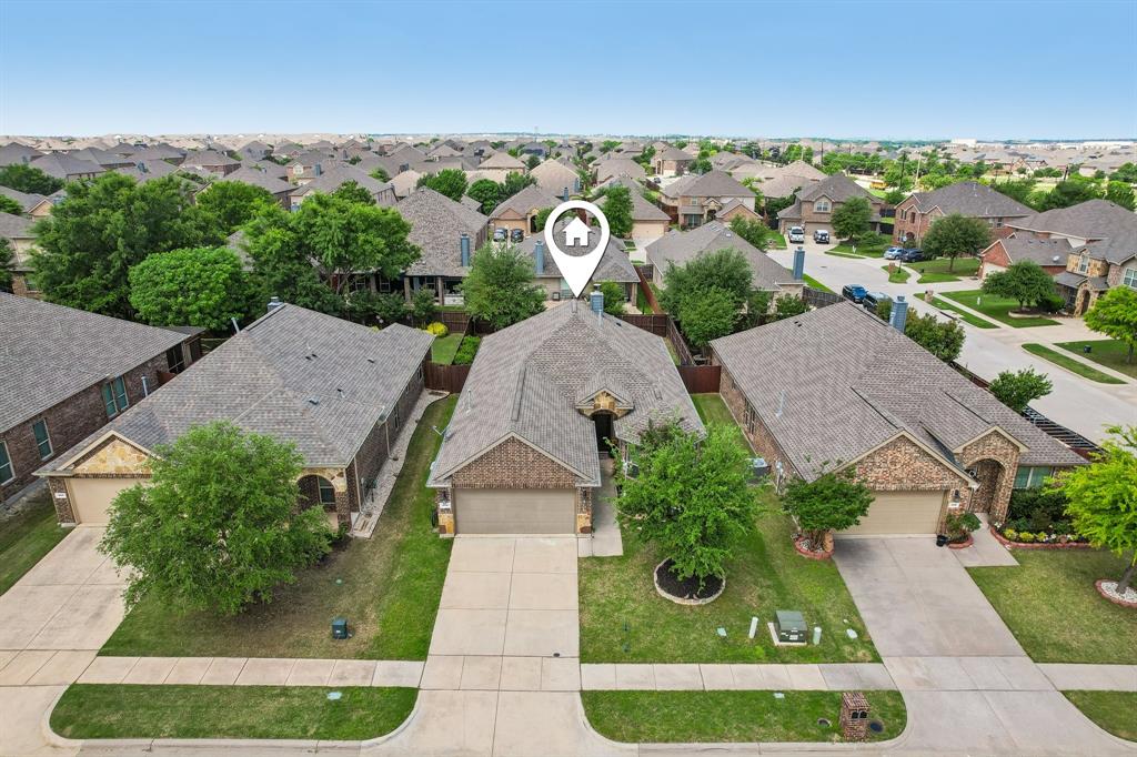 204 Rugby Lane McKinney, TX 75072 - Photo 3 of 34