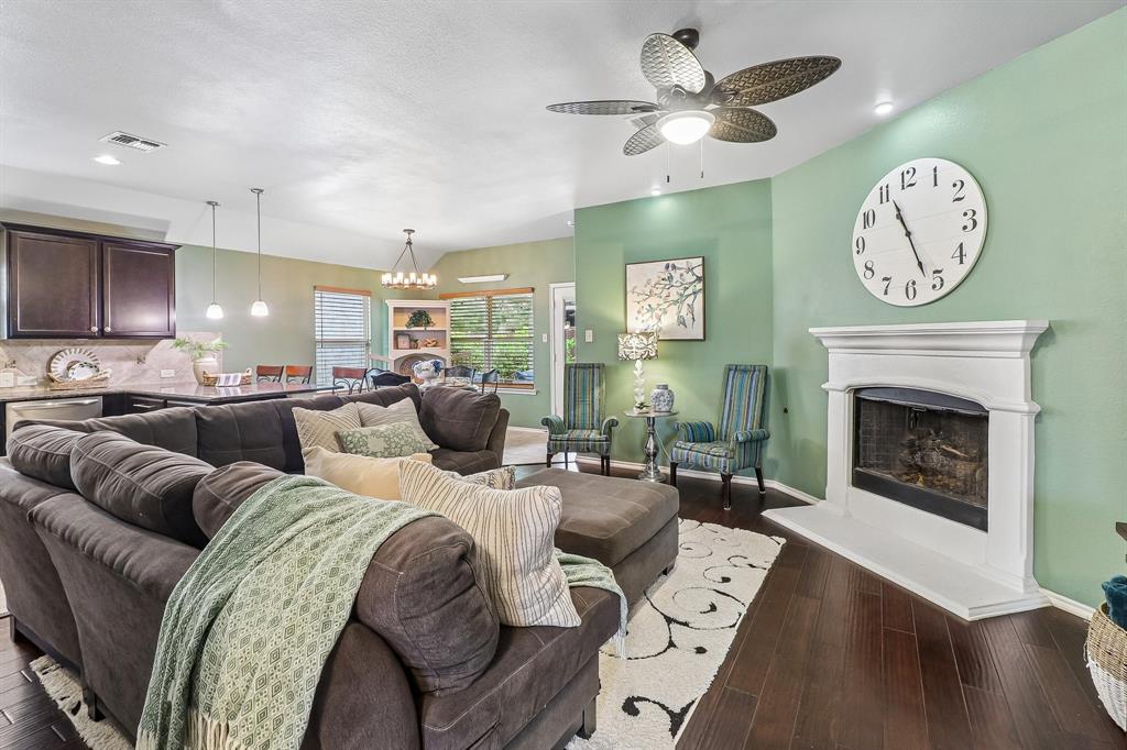 204 Rugby Lane McKinney, TX 75072 - Photo 6 of 34
