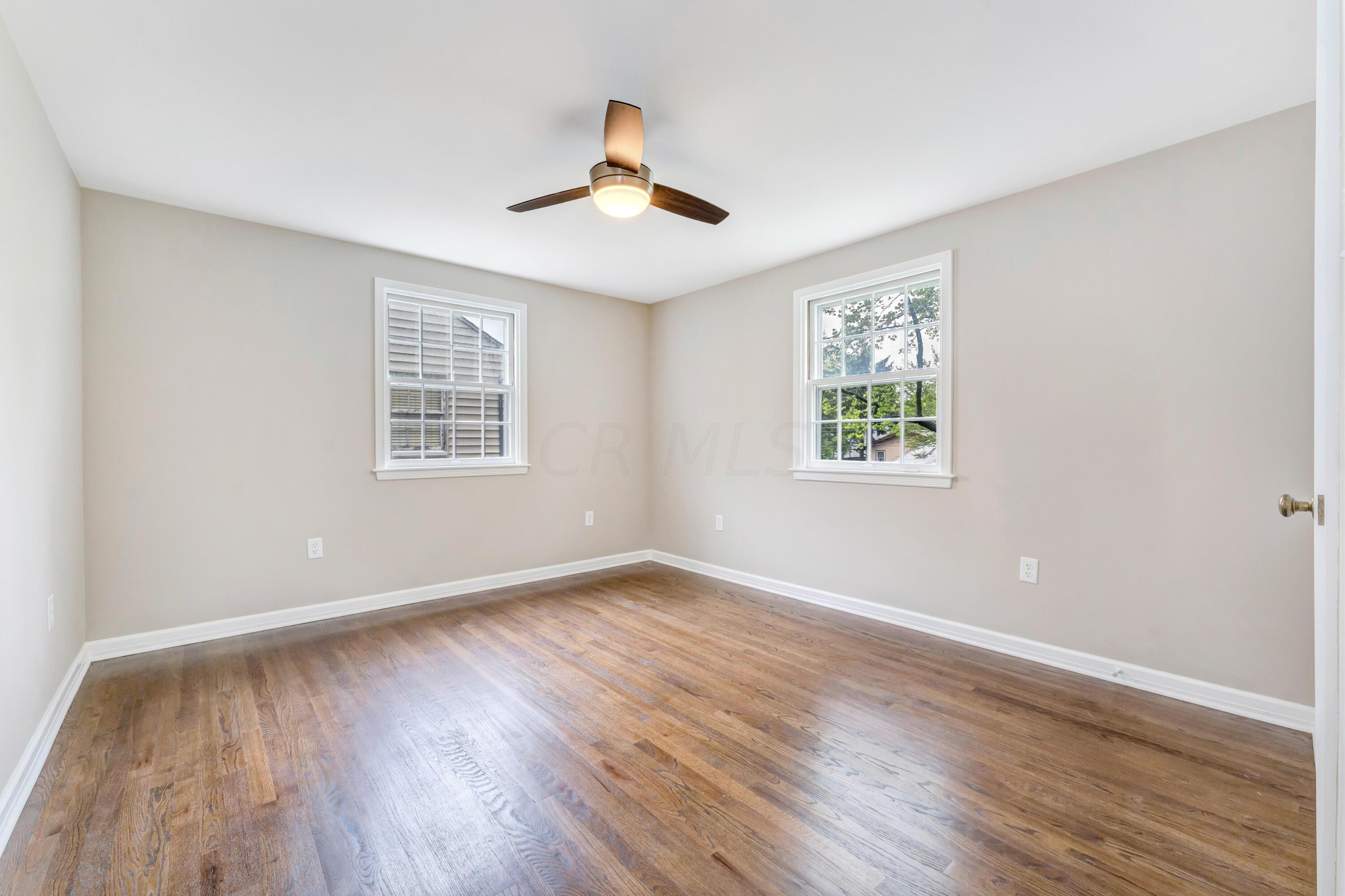 820 South Cassingham Road Columbus, OH 43209 - Photo 25 of 38