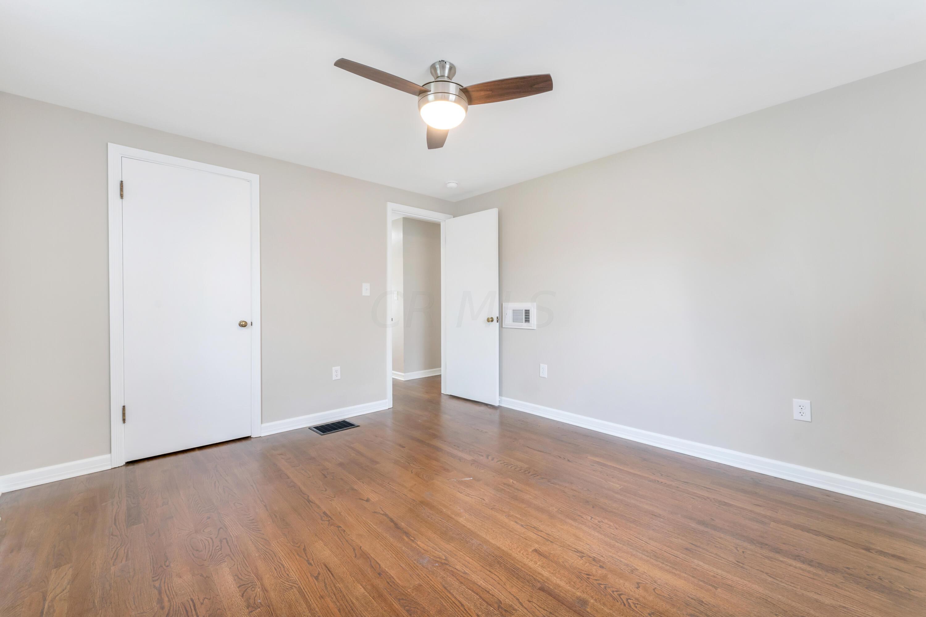 820 South Cassingham Road Columbus, OH 43209 - Photo 27 of 38