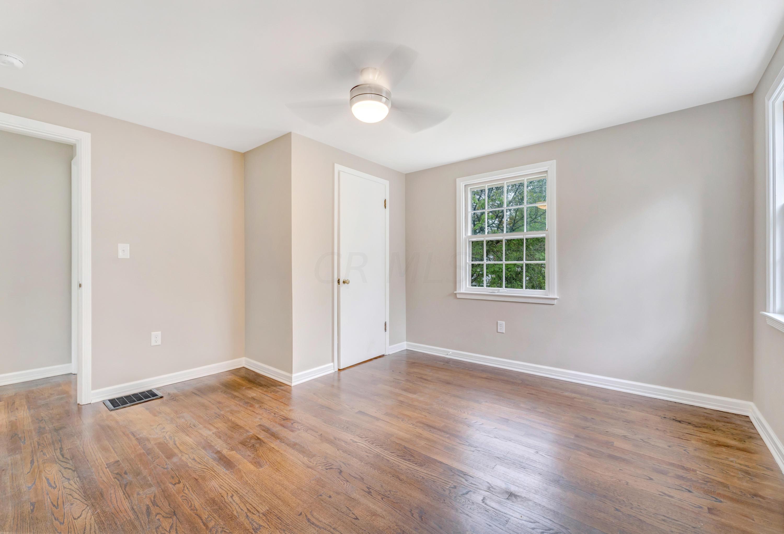 820 South Cassingham Road Columbus, OH 43209 - Photo 29 of 38